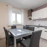 Appartement Family-friendly With Swimming Pool - 21314 *