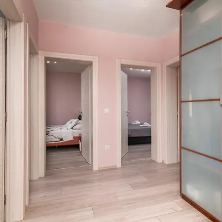 Family-friendly With Swimming Pool - 21314 Apartment *