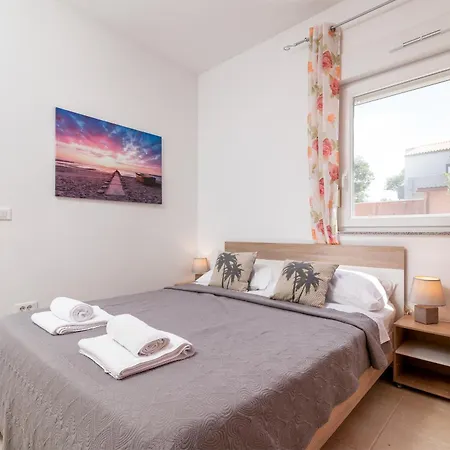 Apartment Family-friendly With Swimming Pool - 21314 *