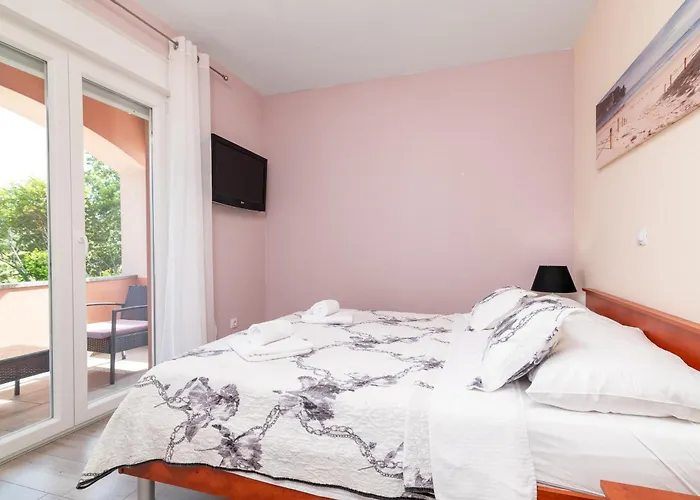 Family-friendly With Swimming Pool - 21314 Apartman *