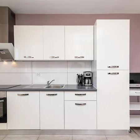 Family-friendly With Swimming Pool - 21314 Appartement Pula