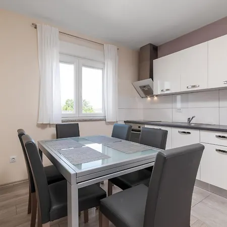 Daire Family-friendly With Swimming Pool - 21314 *