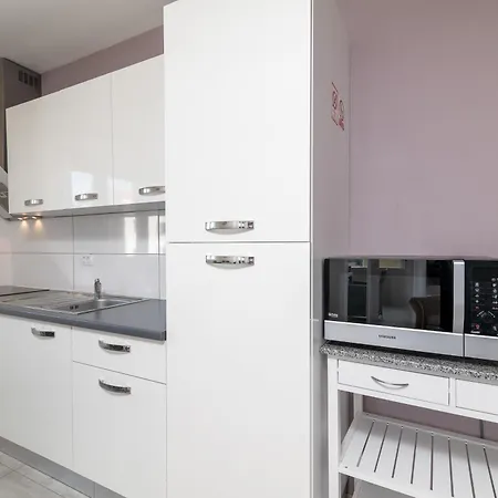 Family-friendly With Swimming Pool - 21314 Daire