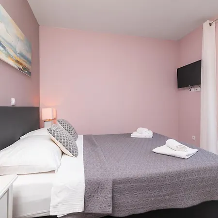 Daire Family-friendly With Swimming Pool - 21314