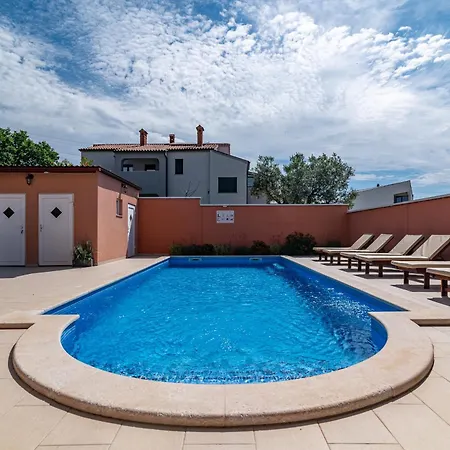 Family-friendly With Swimming Pool - 21314 * Pula