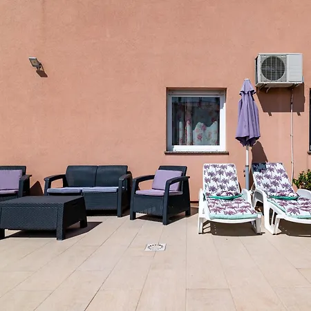 Lägenhet Family-friendly With Swimming Pool - 21314