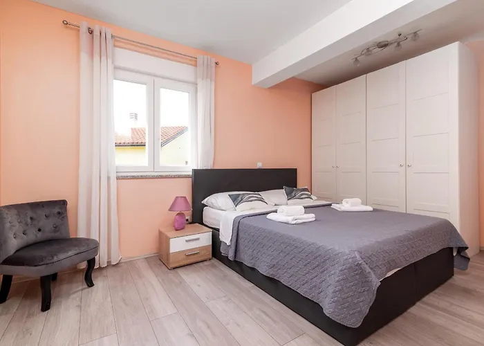 Family-friendly With Swimming Pool - 21314 Appartement Pula