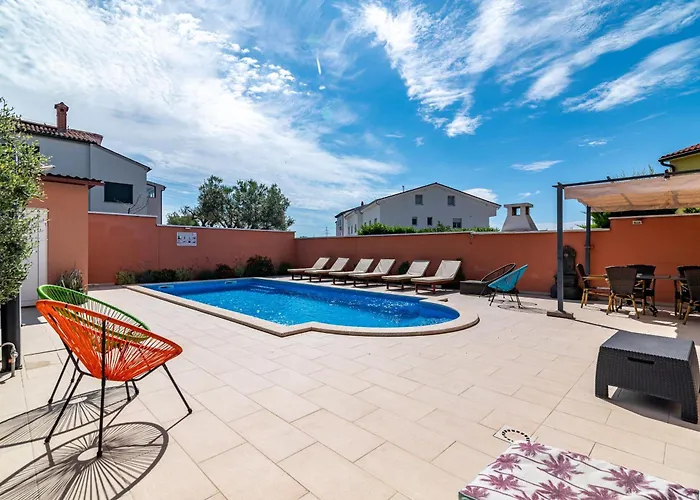 Family-friendly With Swimming Pool - 21314