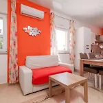 Family-friendly With Swimming Pool - 21314 Pula
