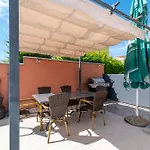 Family-friendly With Swimming Pool - 21314 Pula