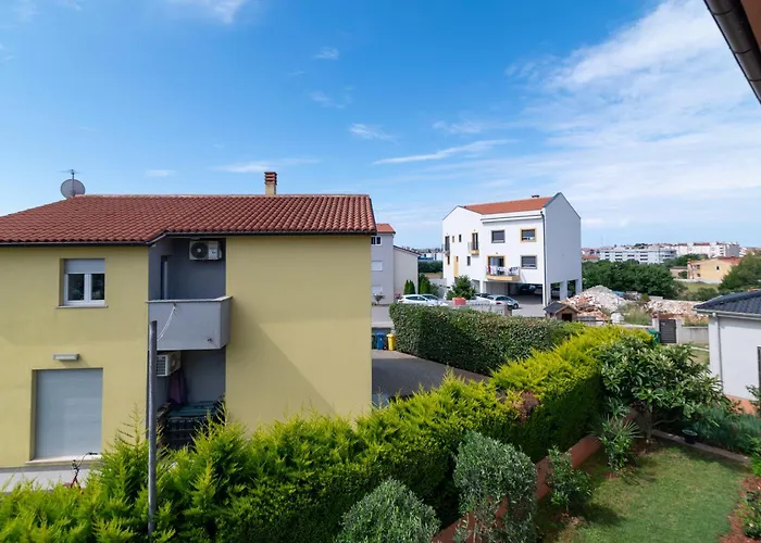 Family-friendly With Swimming Pool - 21314 بولا